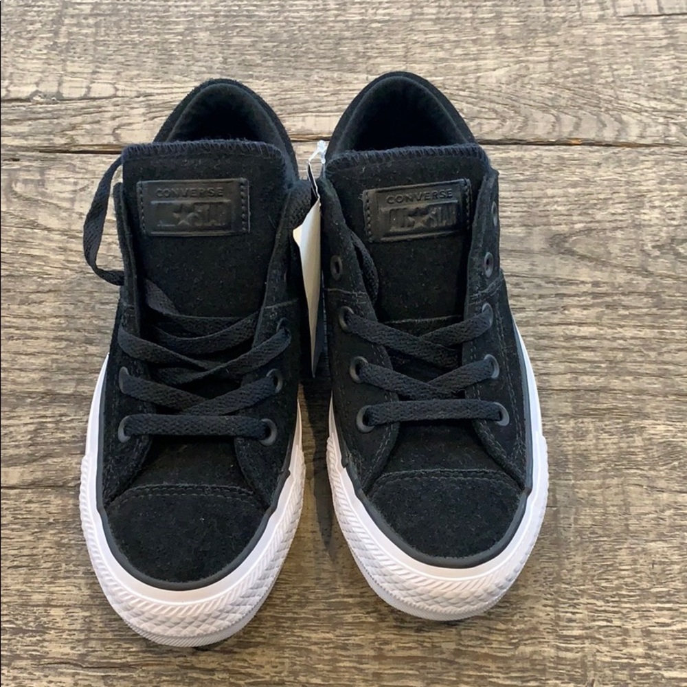 Converse suede sneakers size 6 NWT